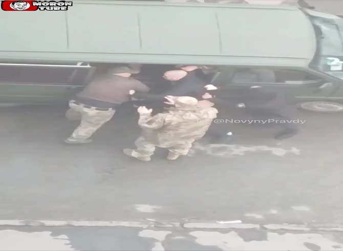 Video: A Ukrainian man was apprehended for enlisting without his will